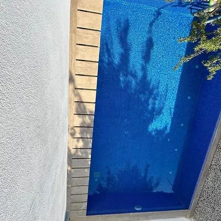 Villa With Private Pool In Alaçatı Çeşme