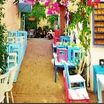 With Private Pool In Alacati 빌라