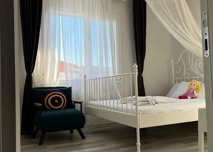 With Private Pool In Alacati 别墅